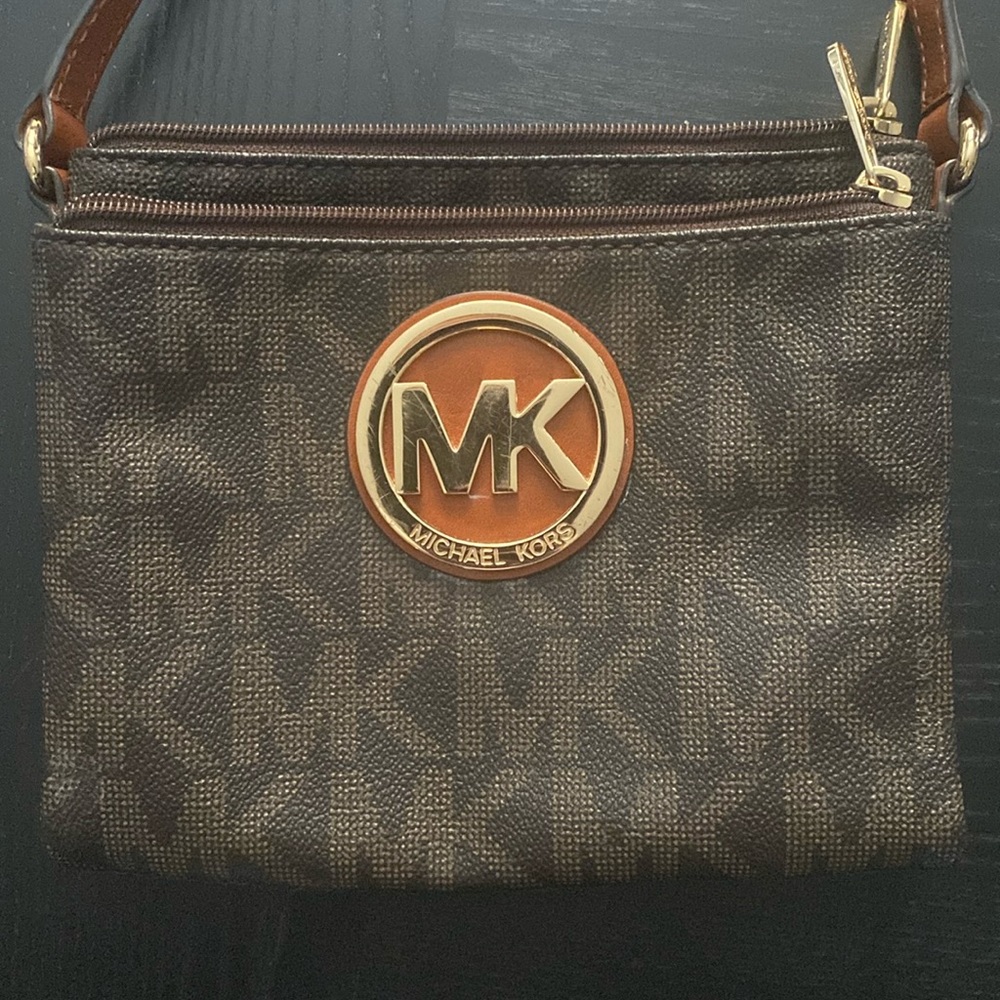Michael Kors Crossbody. Authentic